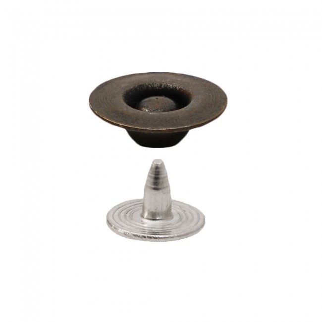 Engraved Nipple Rivet detail view